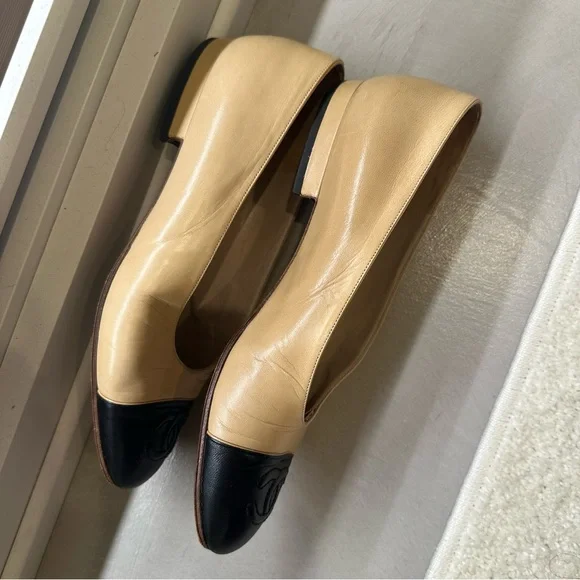 Vintage Chanel two tone ballerina flats 37.5 - Picture 4 of 10